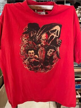 Men’s Red Short-Sleeve Graphic Horror Crewneck Tee
